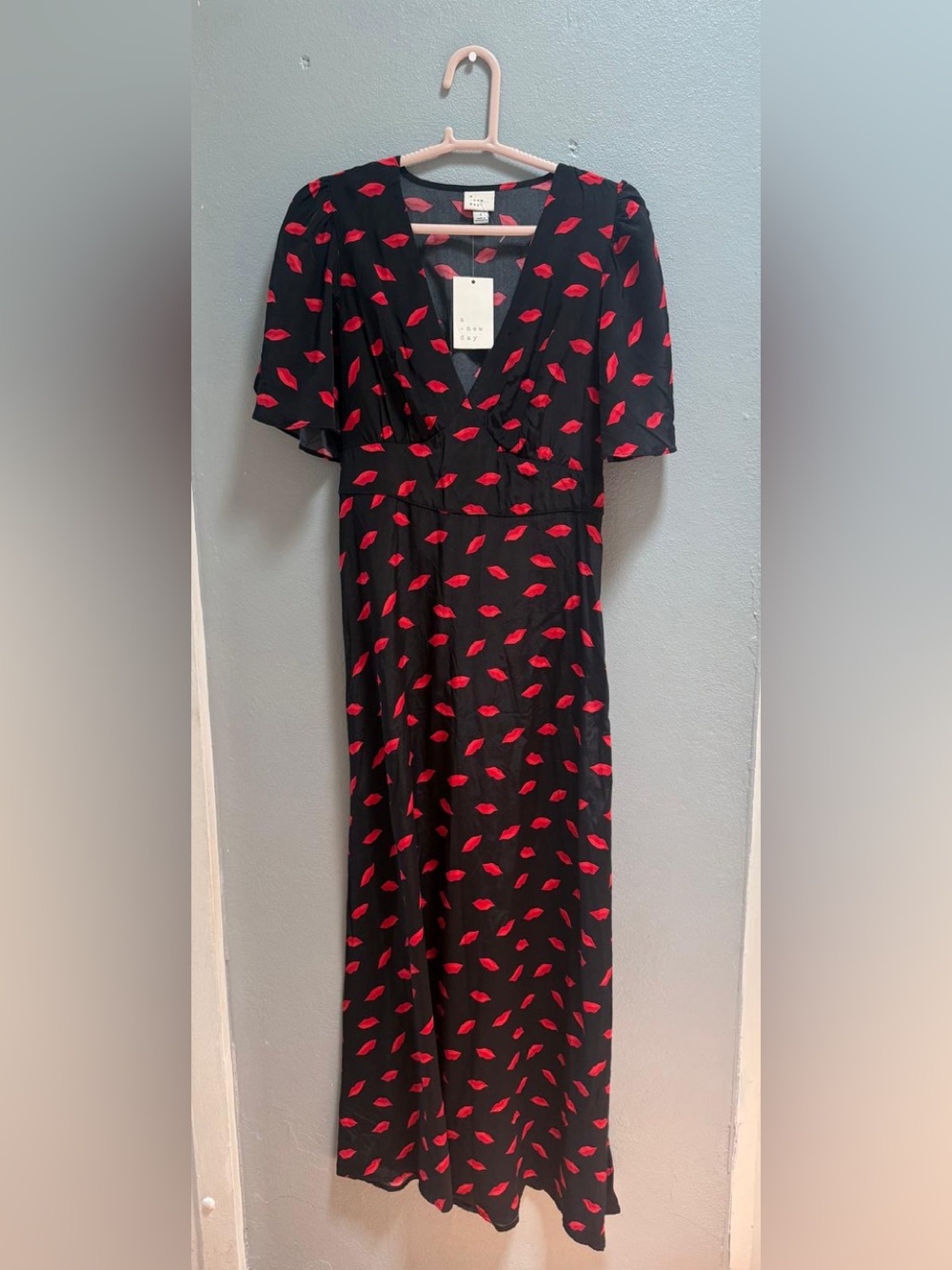 NWT A New Day Black Red Lip Print Maxi Dress Flutter Sleeve V-Neck Size 2